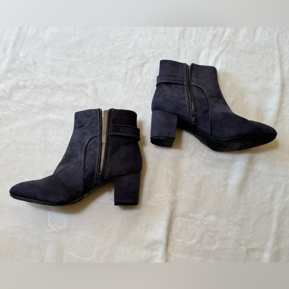 White Mountain Size 7.5 Fabric Upper. Smokey blue/gray 2.5” heel boots. NEW! - Picture 5 of 13